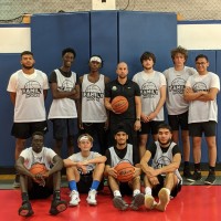 Family Hoops logo - Similar company to The Maple Minute