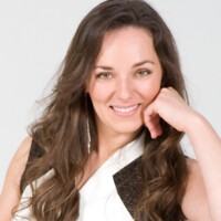 Helena Nista logo - Similar company to Dirty Girls Consulting