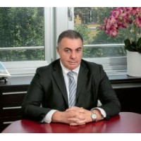 Rizzetti Immobiliare Bergamo luxury living logo - Similar company to Webmarketingmedia