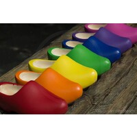 klompenmakerij Traas BV logo - Similar company to Kaasboerderij Schellach