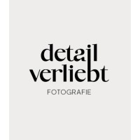 Detailverliebt Fotografie logo - Similar company to Centauri Properties