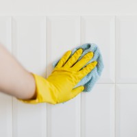 Charming Cleaning Solutions logo - Similar company to Netfly