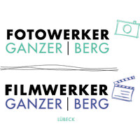 Foto- & Filmwerker - Ganzer & Berg logo - Similar company to Printmanufaktur. Druckbare Werthaltige Lösungen.