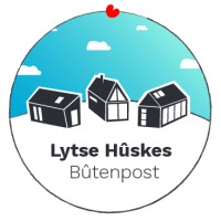 Stichting lytse hûskes Bûtenpost logo - Similar company to Sake Store