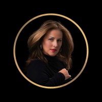 Jenny Lynn Photography logo - Similar company to Graham Baker Photography