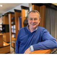 Jos van Hugten Bedrijfskleding logo - Similar company to Stichting Bewonersbedrijf Berflo Es