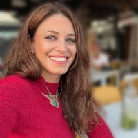 Veronica Vaccarezza Cruz logo - Similar company to Salt, Bread & Roses