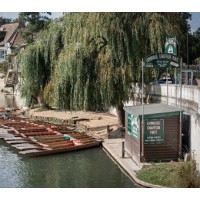 Cambridge Chauffeur Punts logo - Similar company to Cambridge Punting Co.