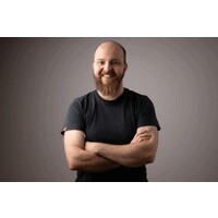 Trevor Lucy Headshot Photography logo - Similar company to Trapeze Sarl