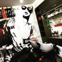 HeadHunters Hair Studio logo - Similar company to Seapoint Partners