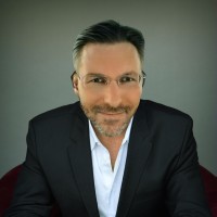 Christian Dillstrom - Global Business Influencer with 10m+ Monthly Readers | Royal Strategic Advisor logo - Similar company to Business Influencer