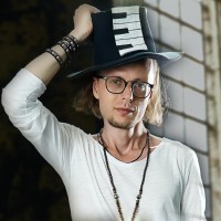 Piamime ◦ Music That Tells Stories... logo - Similar company to Suits & Stories