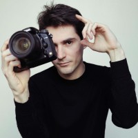 Photographe Paris | Studio photo de portrait professionnel | Guillaume Marbeck | Paris 75008 France logo - Similar company to Photo Studio Solutions