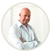 Menno van der Meulen logo - Similar company to Magic Apparels Limited