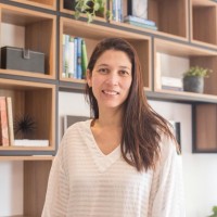 Elvira Monteiro Designer de Interiores logo - Similar company to Débora Bonucci Arquiteta