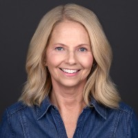 Sarah Anne Wilson Photography logo - Similar company to Frago22