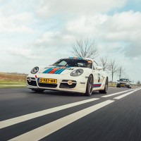 Stichting De Inkleur Porsche logo - Similar company to Knuffelbeer