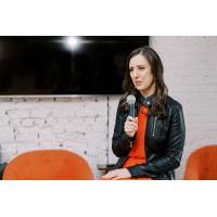 Dr. Sarah Glova logo - Similar company to Localwise