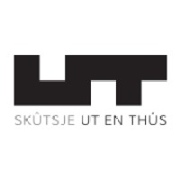 Skûtsje Ut En Thús