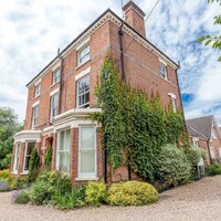 Robert Whowell & Partners logo - Similar company to The Rowleys Partnership Ltd