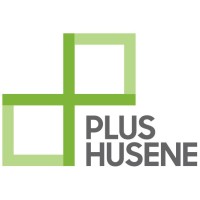 PLUSHUSENE logo - Similar company to M+ Ejendomme