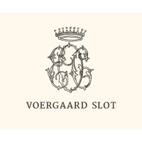 Voergaard Slot logo - Similar company to Victor Petersens Willumsen-Samling På Herregaarden Odden