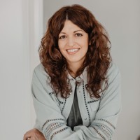 Marketing para sanitarios | Carla Martín del Olmo logo - Similar company to Pathfinders Podcast