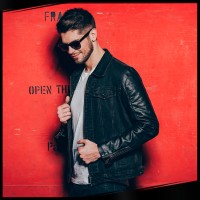 Hombres Reales logo - Similar company to Sleek Corp.