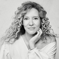 Giulia Bezzi [LaBez] logo - Similar company to &Love.