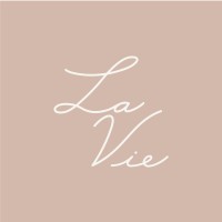 La Vie Est Belle logo - Similar company to Belle Noelle Events + Design