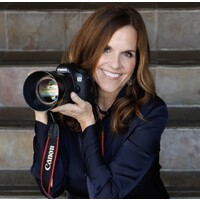 Lisa DeNeffe Photography logo - Similar company to Hamid Moslehi Photography