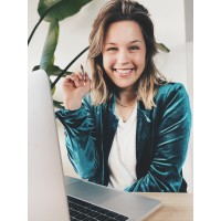 De regel Steph logo - Similar company to Training En Beleving