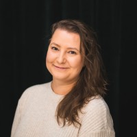 Menesty uupumatta | Emma Mieskonen logo - Similar company to Granny In The Snow