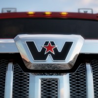 Western Star Trucks logo - Similar company to Freightliner
