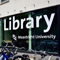 Maastricht University Library logo - Similar company to Sam Isles Coaching