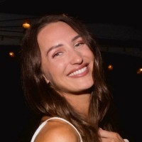 Luxury Real Estate Girl logo - Similar company to Ross Park Zoo