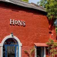 Cafe Hons logo - Similar company to Mr. Brown
