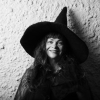 Julie Nelson Artisan Botanical Perfumer, Astrologer, Speaker, Writer logo - Similar company to Permaculture Principles