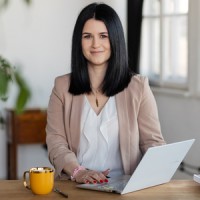 Katarzyna Łempicka - Sprawiam, że placówki medyczne działają bez zarzutu logo - Similar company to Centrum Medyczne Warszawskiego Uniwersytetu Medycznego