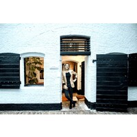 Belliny Fabrics & Furniture logo - Similar company to Atelier Roa