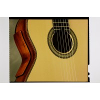 Guitarras Manuel Contreras logo - Similar company to Zephyrus Music