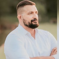 Vinícius_Rates logo - Similar company to Gynmed