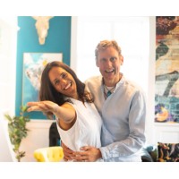 Y42 Radical Wellbeing Life Transformation Retreats logo - Similar company to Justsnap