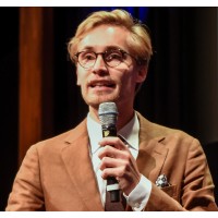 Life's a Pitch logo - Similar company to Shake-On